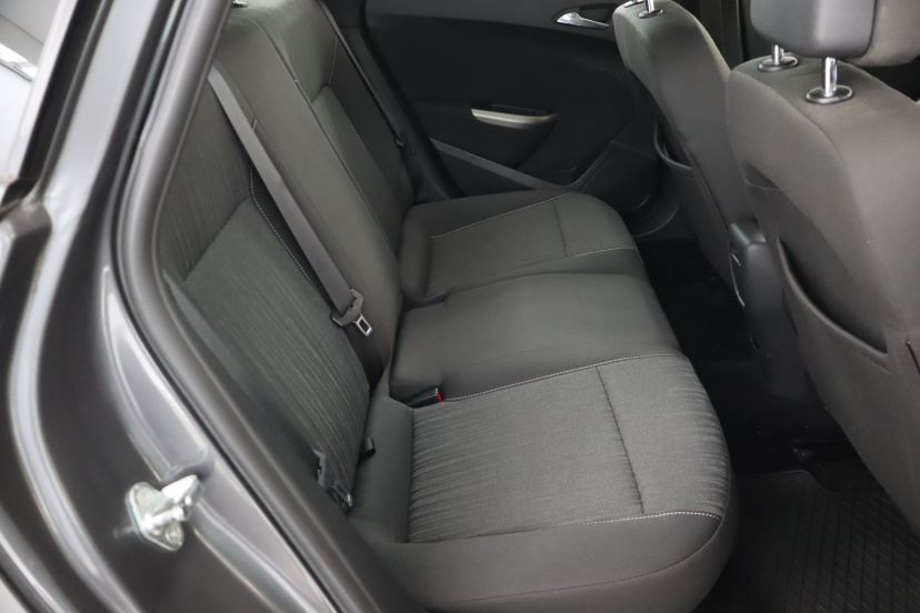 Opel Astra, 2012