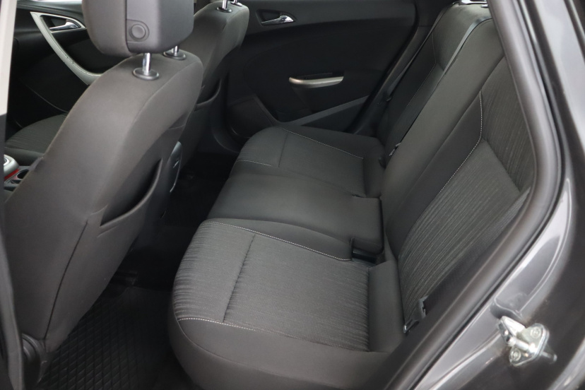 Opel Astra, 2012