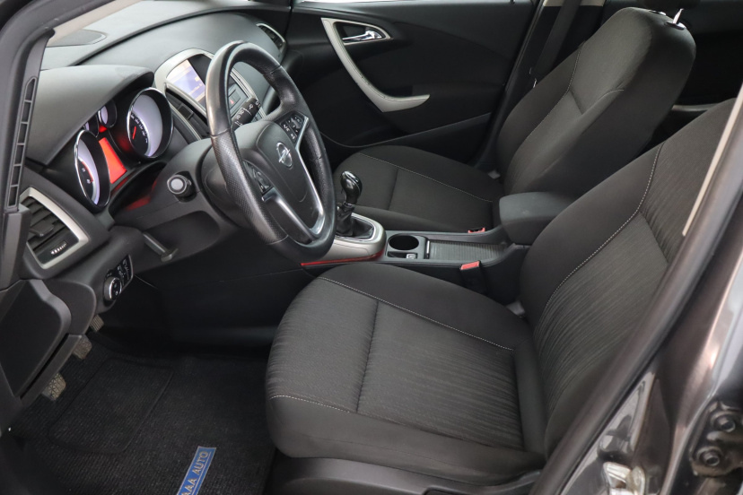 Opel Astra, 2012