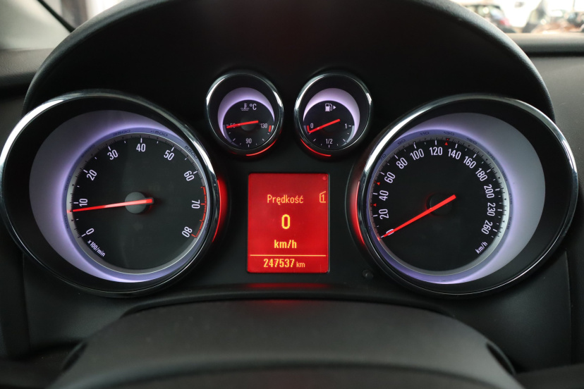 Opel Astra, 2012