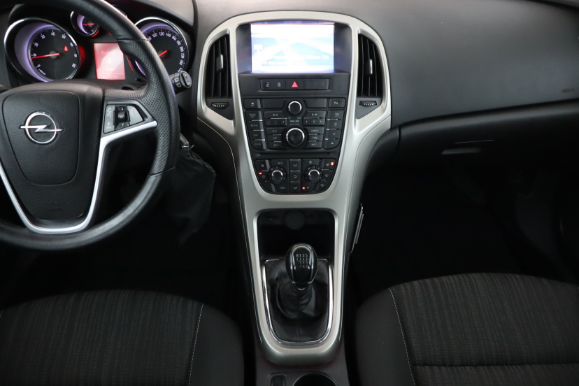 Opel Astra, 2012