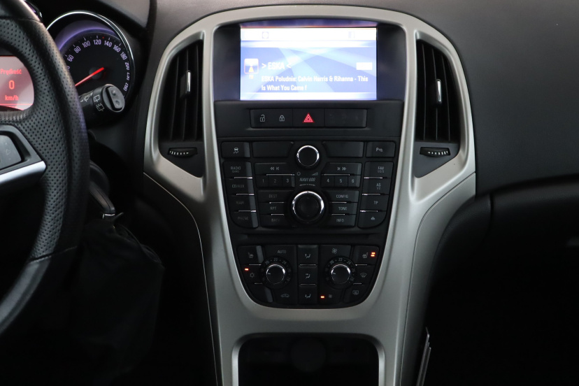 Opel Astra, 2012