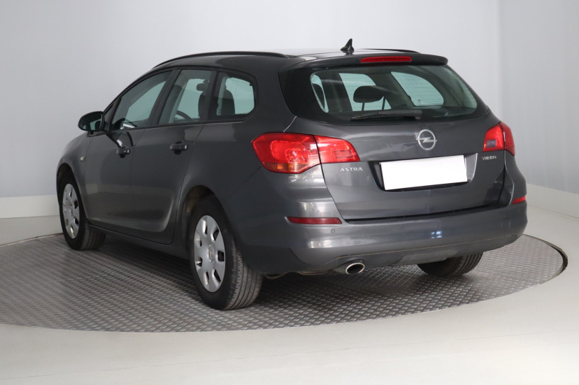 Opel Astra, 2012