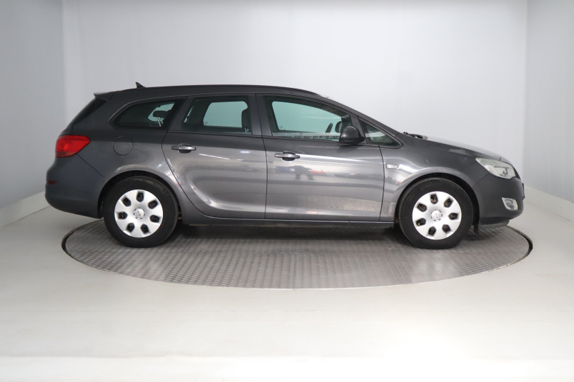 Opel Astra, 2012