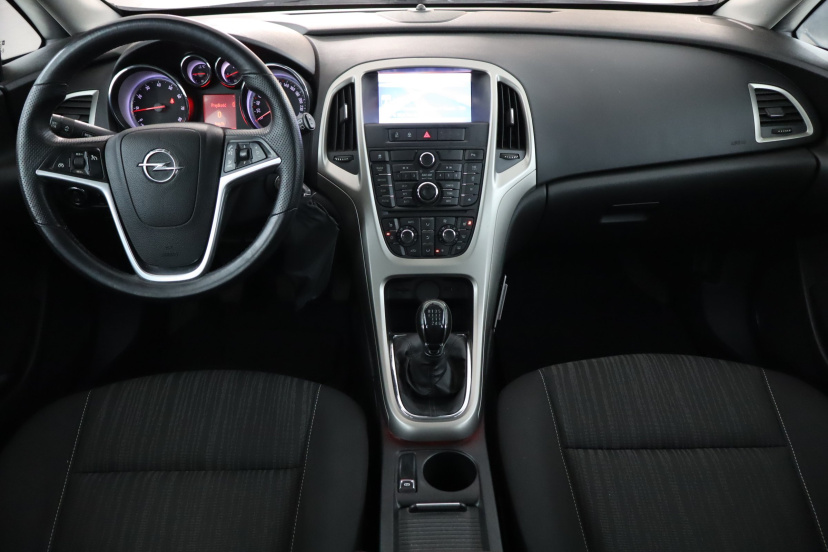 Opel Astra, 2012