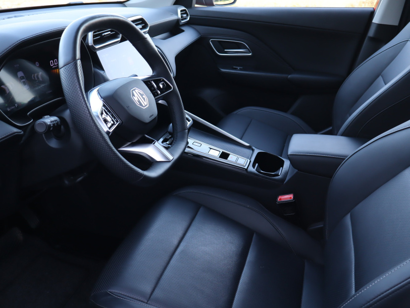 MG ZS SUV, 2025