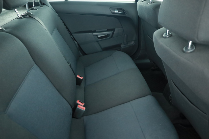 Opel Astra, 2012