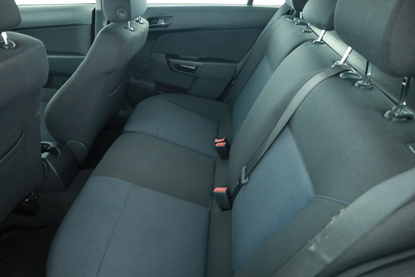 Opel Astra, 2012