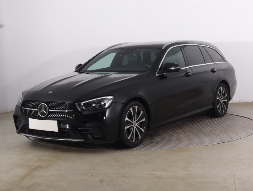 Mercedes-Benz E, 2022