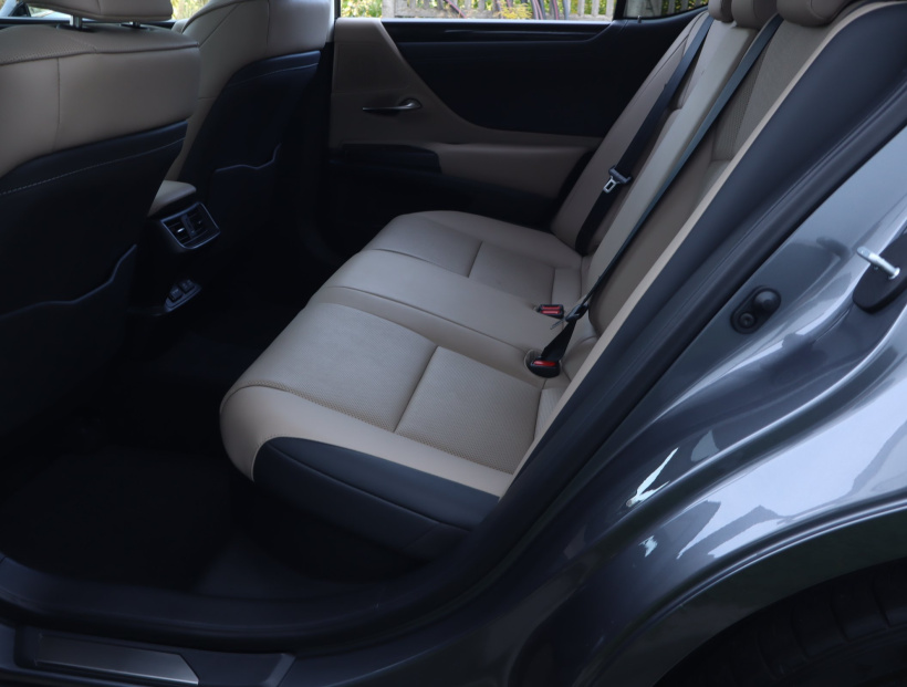 Lexus ES, 2021