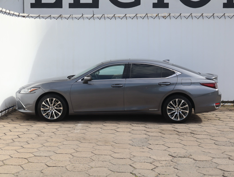 Lexus ES, 2021