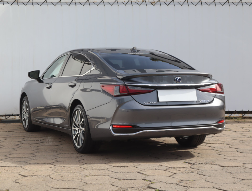 Lexus ES, 2021