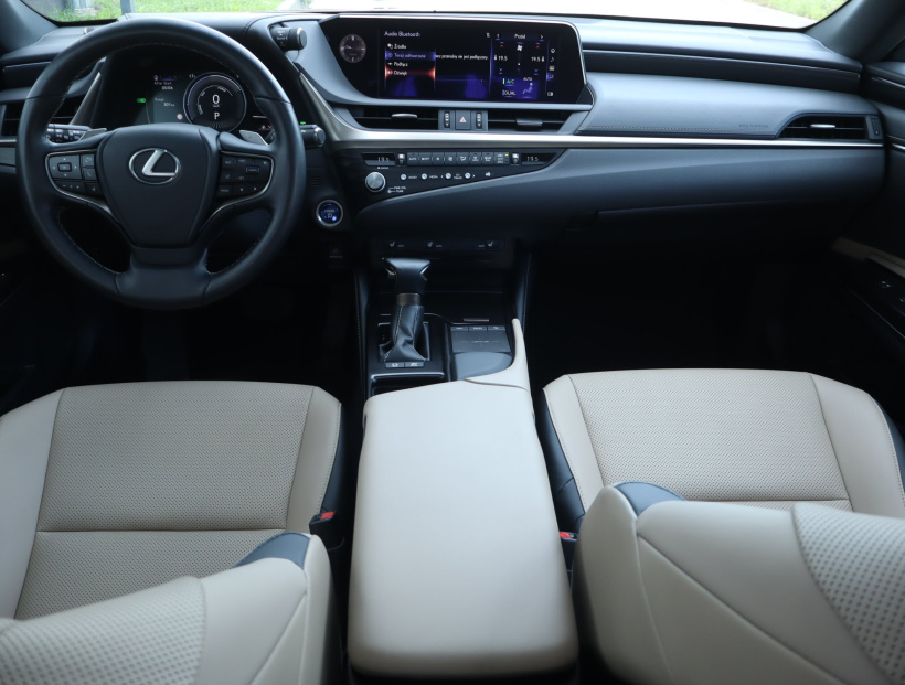 Lexus ES, 2021