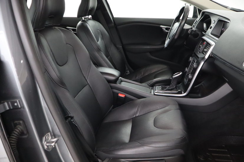 Volvo V40, 2019