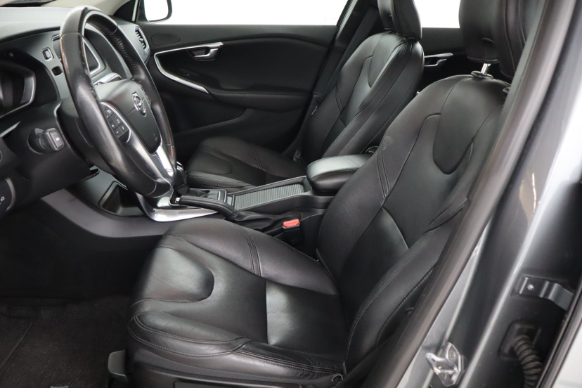 Volvo V40, 2019