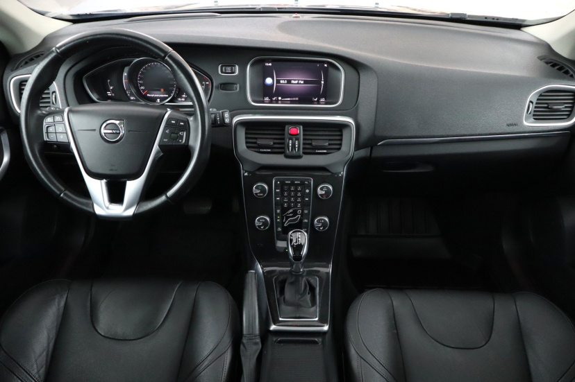 Volvo V40, 2019