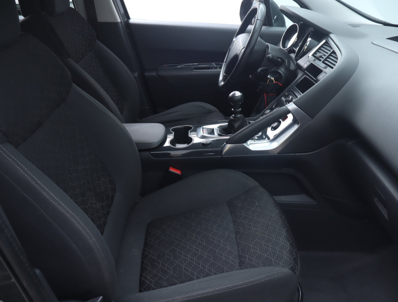 Peugeot 3008, 2015