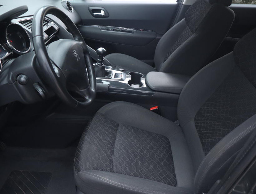 Peugeot 3008, 2015