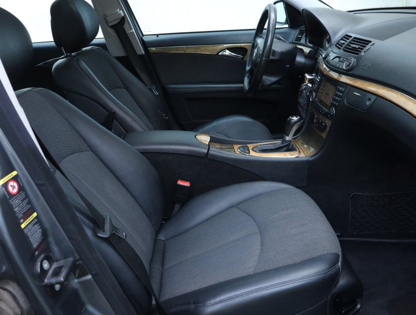 Mercedes-Benz E, 2007