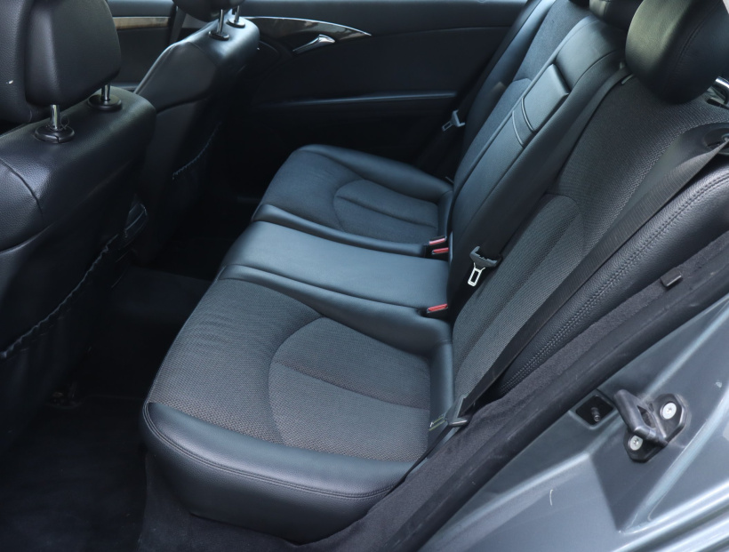 Mercedes-Benz E, 2007