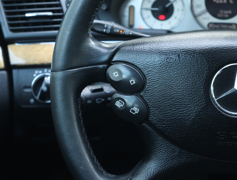 Mercedes-Benz E, 2007