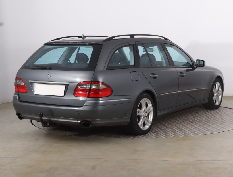 Mercedes-Benz E, 2007