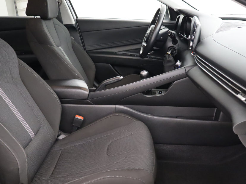 Hyundai Elantra, 2022