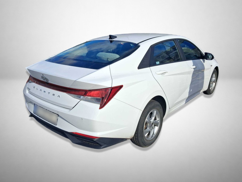 Hyundai Elantra, 2022
