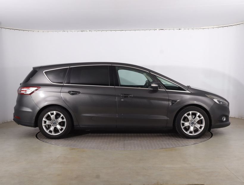 Ford S-Max, 2016