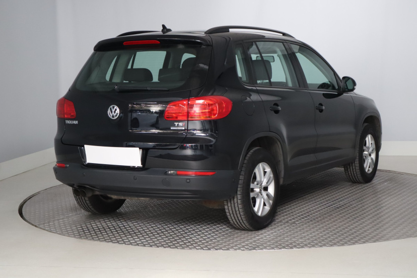 Volkswagen Tiguan, 2012