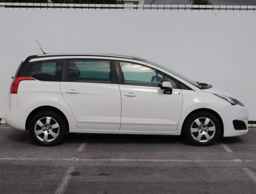 Peugeot 5008, 2014