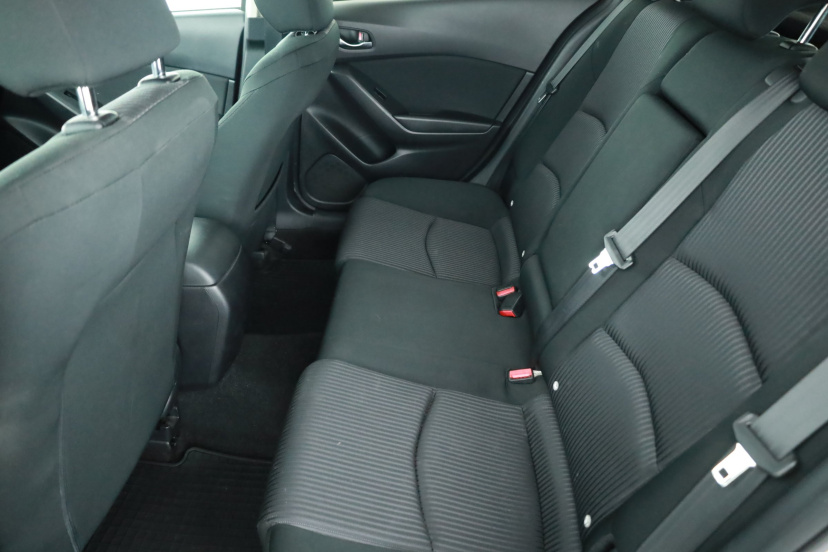 Mazda 3, 2015