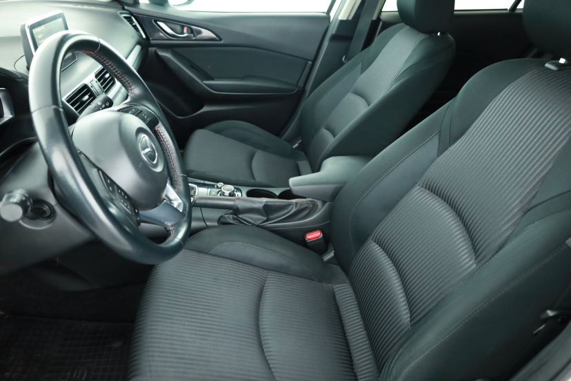 Mazda 3, 2015