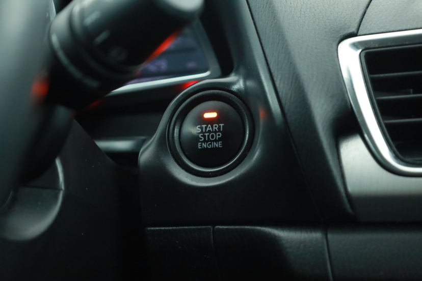 Mazda 3, 2015