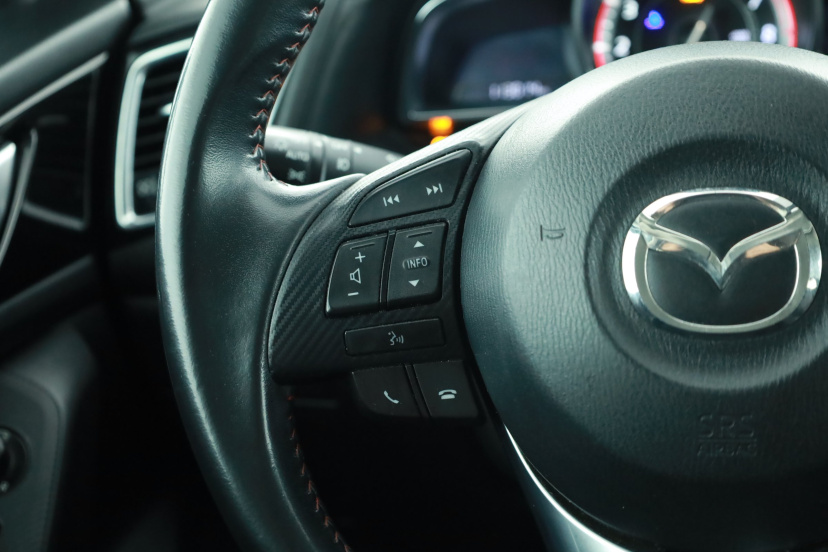 Mazda 3, 2015