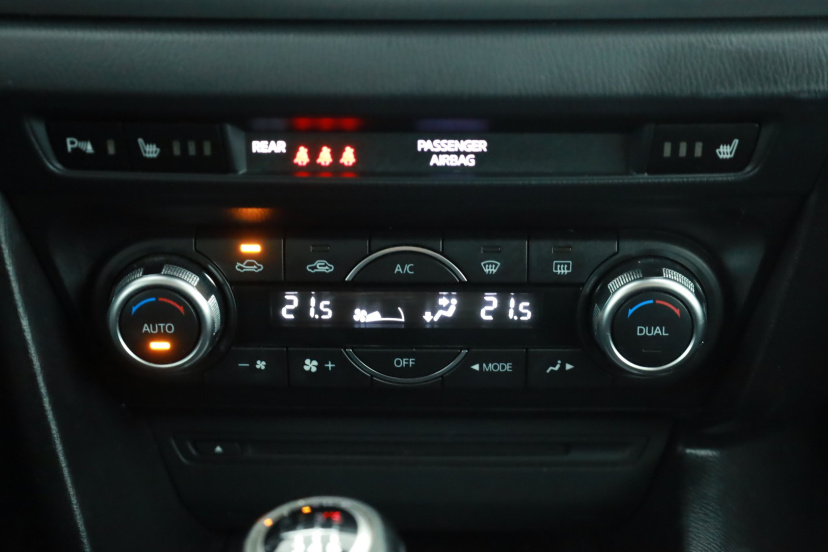 Mazda 3, 2015