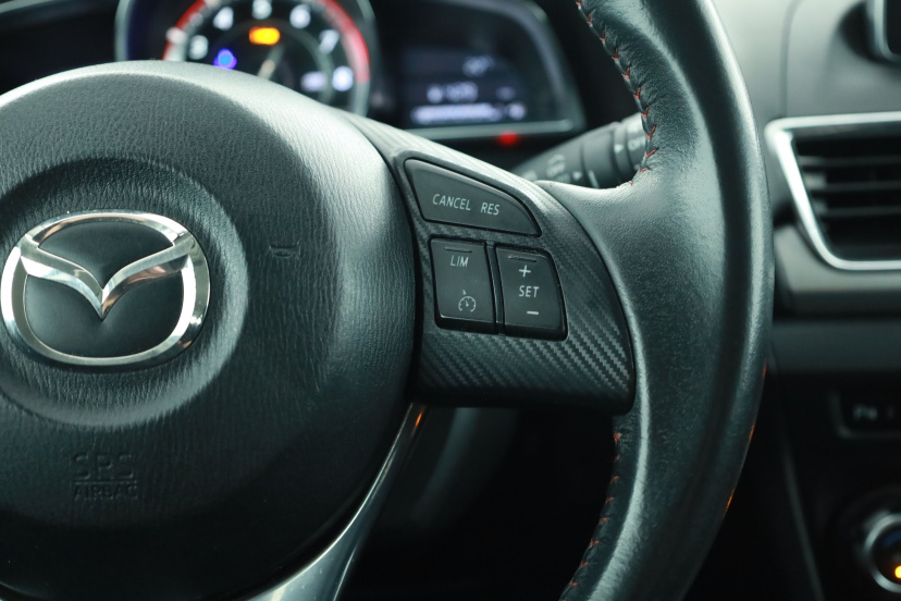 Mazda 3, 2015
