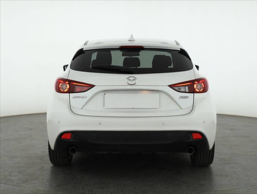 Mazda 3, 2015