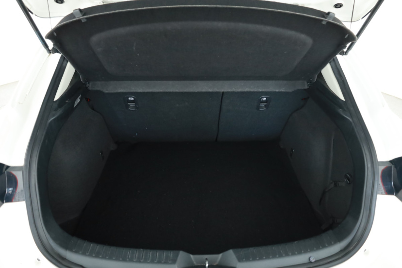 Mazda 3, 2015
