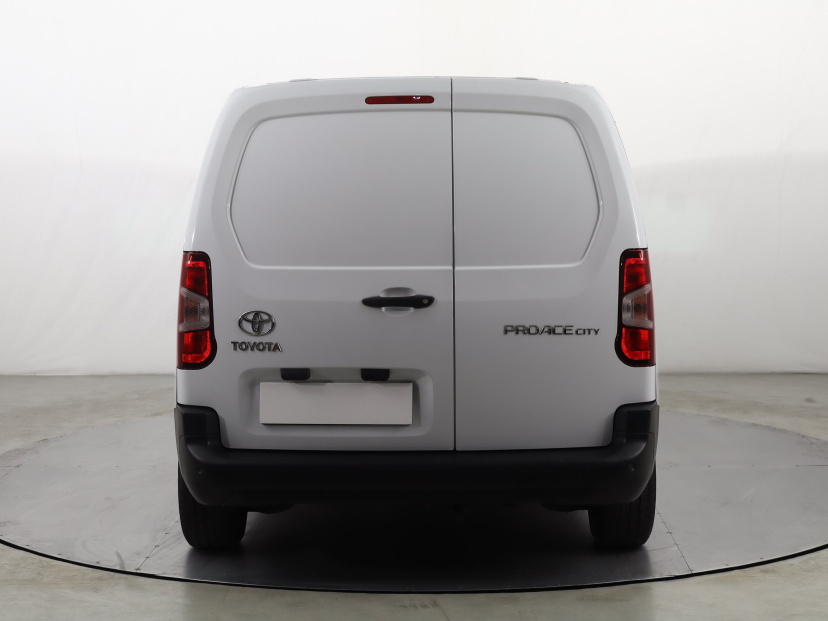 Toyota ProAce City, 2024