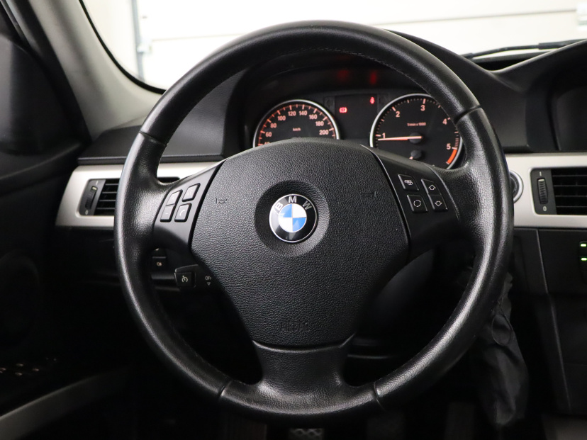 BMW 3, 2011
