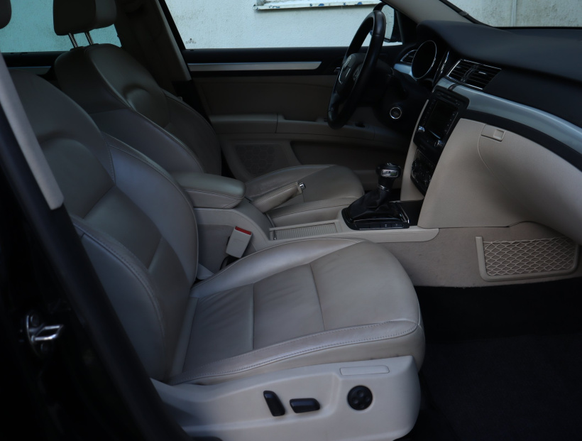 Škoda Superb, 2012