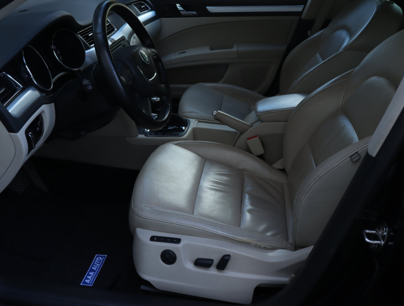 Škoda Superb, 2012