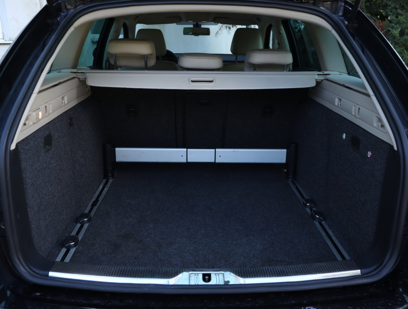 Škoda Superb, 2012