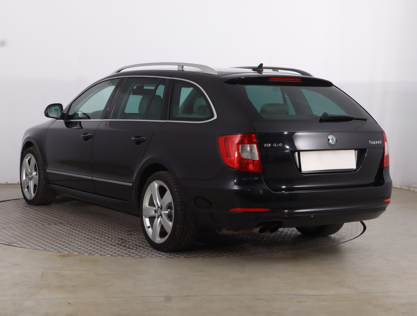 Škoda Superb, 2012