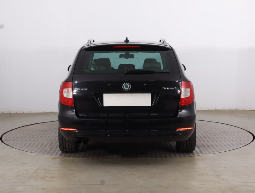 Škoda Superb, 2012