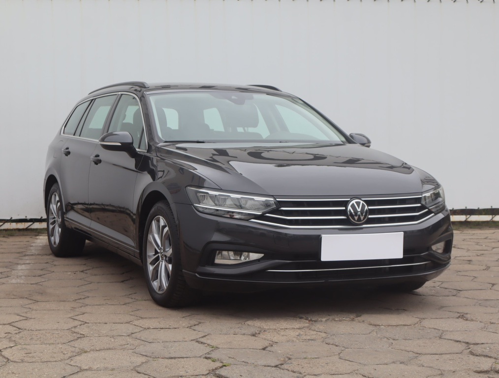 Volkswagen Passat, 2021