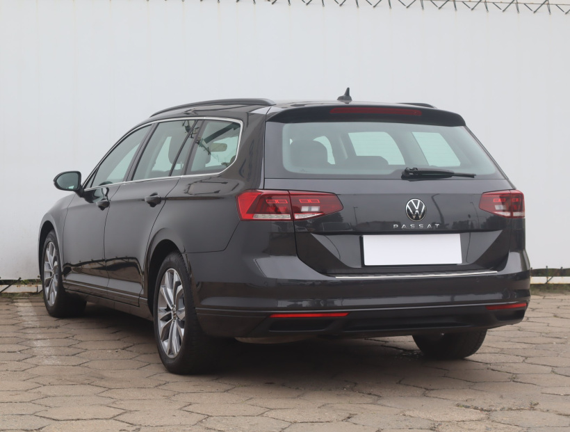 Volkswagen Passat, 2021