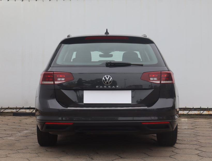 Volkswagen Passat, 2021
