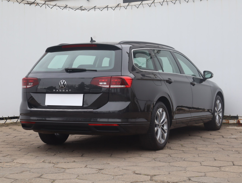 Volkswagen Passat, 2021